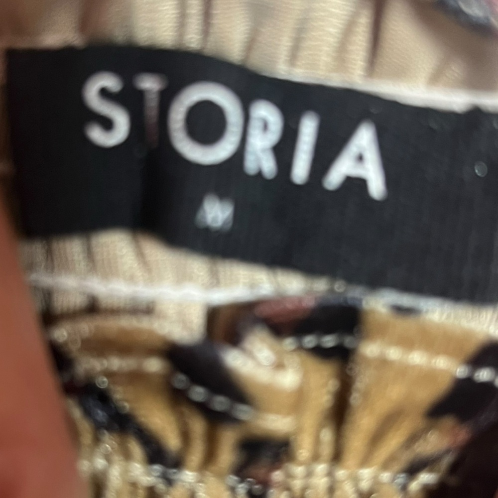 STORIA Smocked Leopard Print Puff-Sleeve Top – Chic + Flirty - SOFT - Medium - Picture 5 of 5